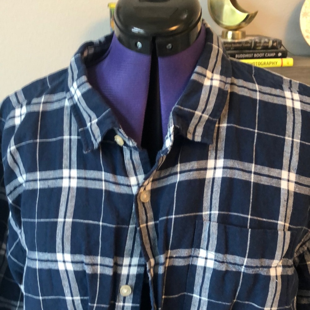 Gap linens button up